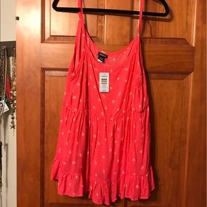 Cute pink tank w/ white palm trees