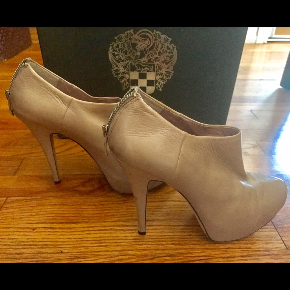 Fun & ultra-comfortable hidden platform booties!