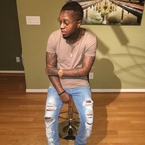 Meet your Posher, Carlos