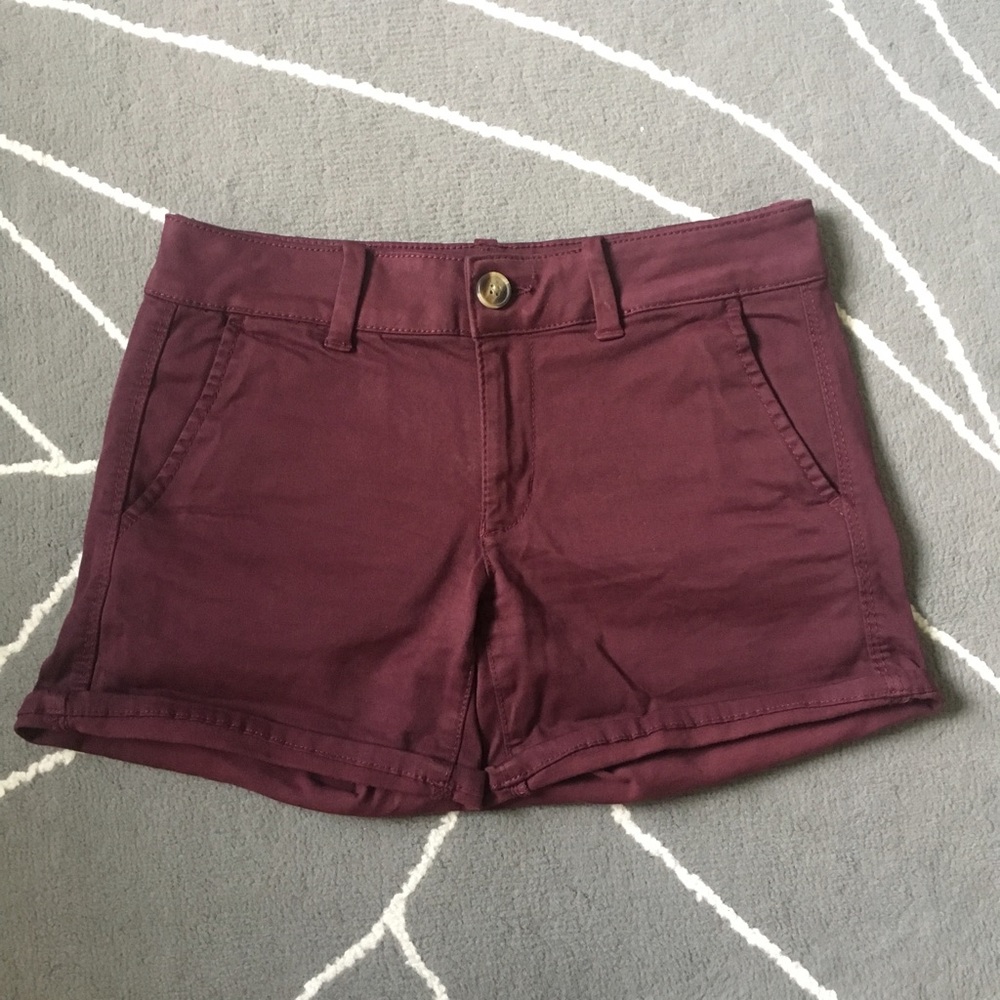 American Eagle maroon shorts