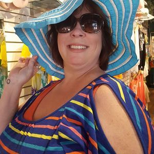 Meet your Posher, Denise