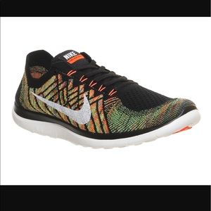 Nike Free 4.0 Flyknit Sz 8
Black Sail Hyper Orange
