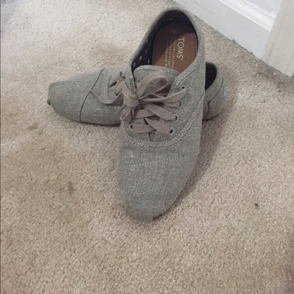 Only worn once toms!