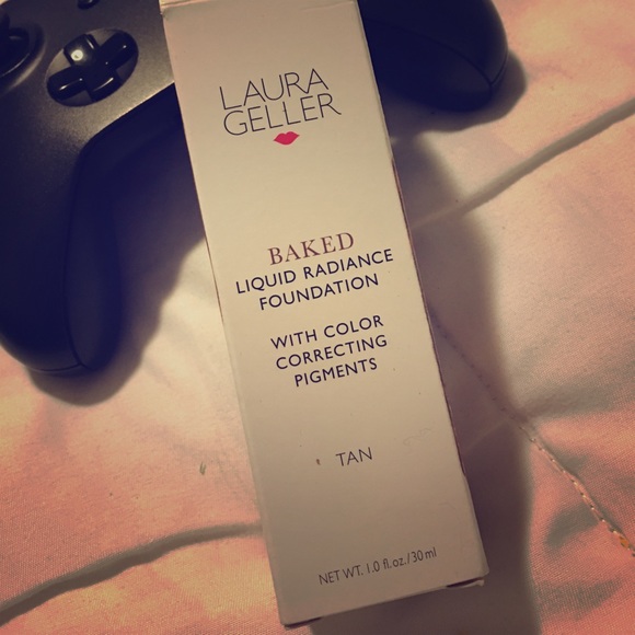 Laura Geller Liquid Foundation - Picture 1 of 2