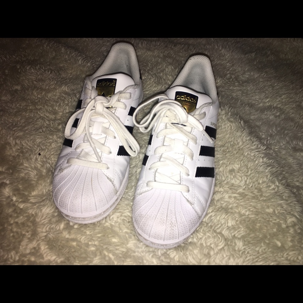 OBO✨ Adidas Superstars