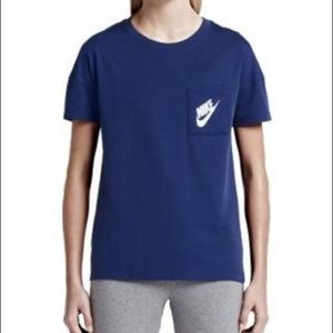 💙NEW/ NEVER WORN💙Nike blue T-shirt
