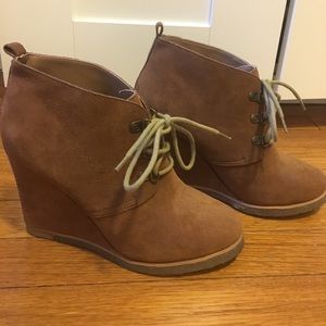 Steve madden brown suede booties