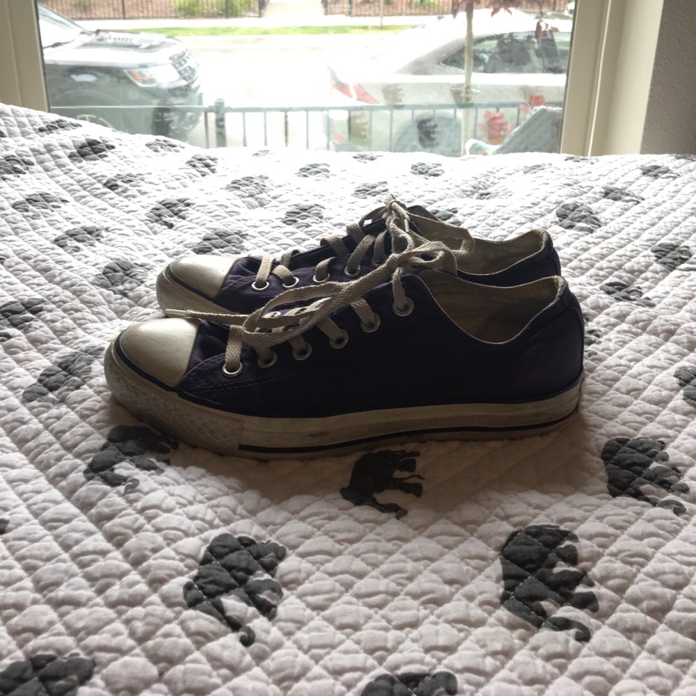 Purple converse - Picture 2 of 2