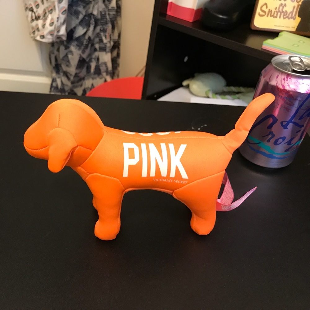 PINK Dogs - Picture 3 of 4