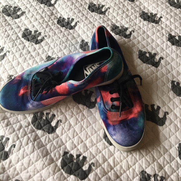 Vans - Picture 3 of 3