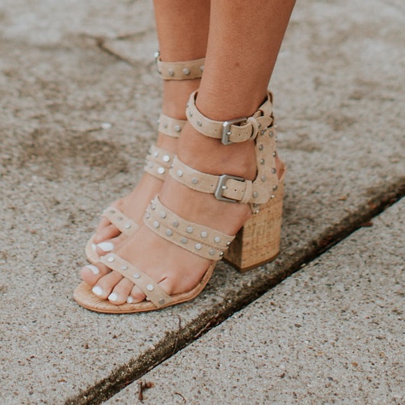 Dolce Vita Shoes - DOLCE VITA Effie Block Heel Sandal in Tan Suede