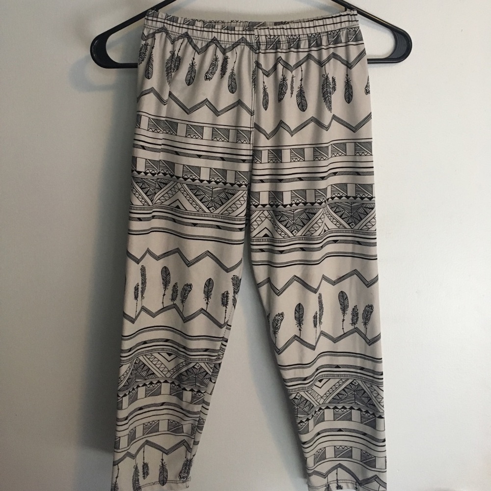 Black and white printed leggings