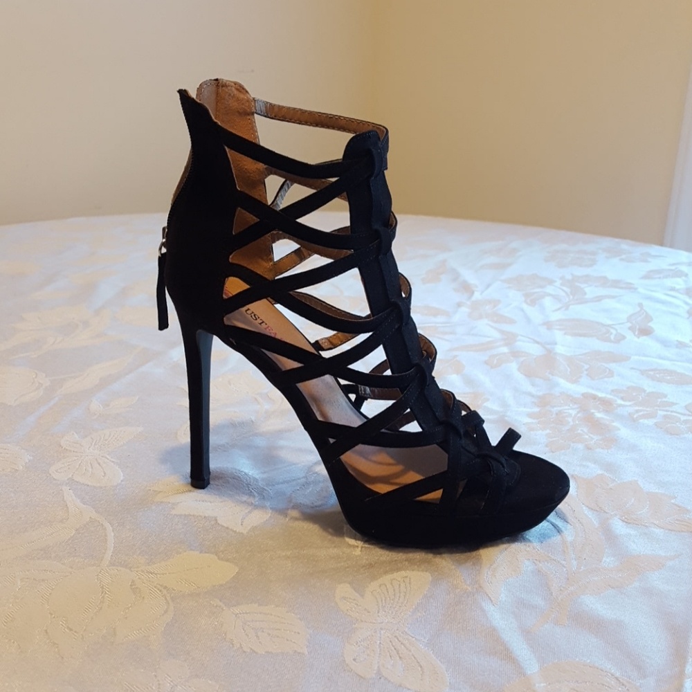 Women's high heel shoe