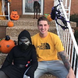 Meet your Posher, Dominic