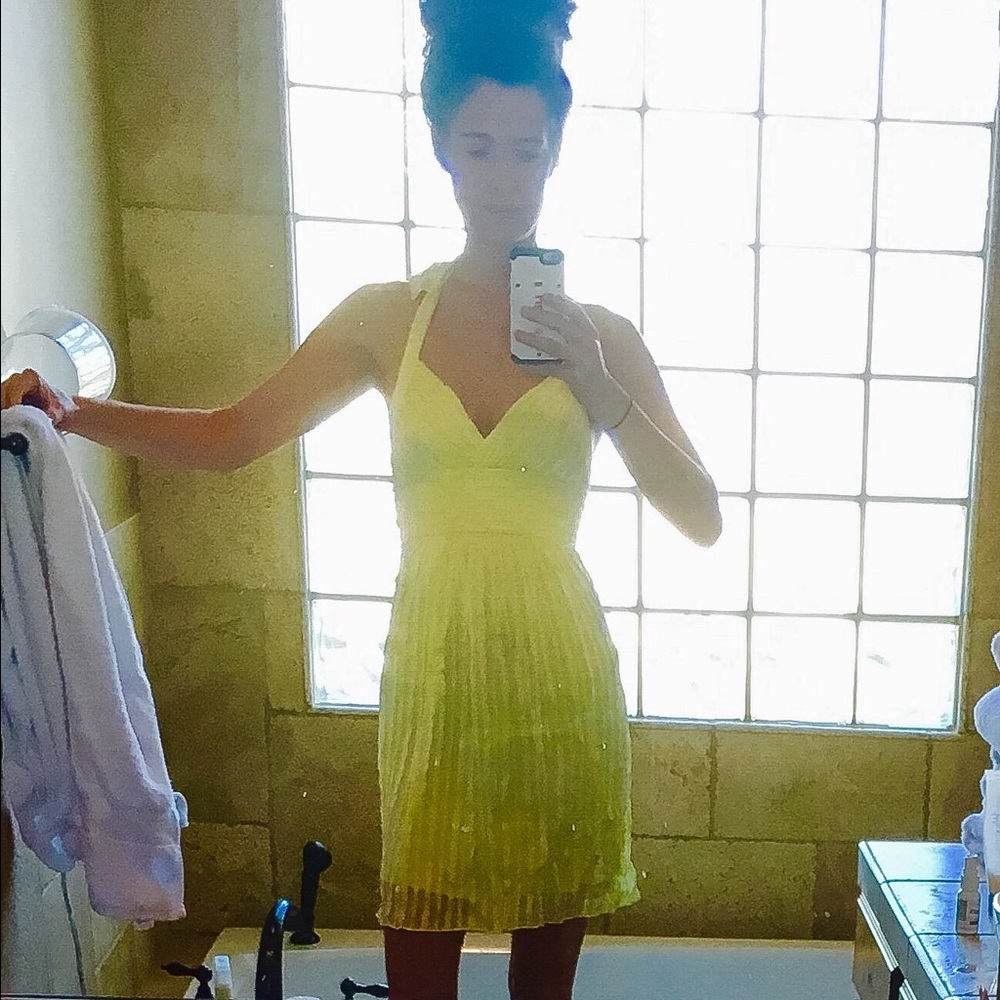 BCBG Max Azria yellow silk/poly halter dress sz 2