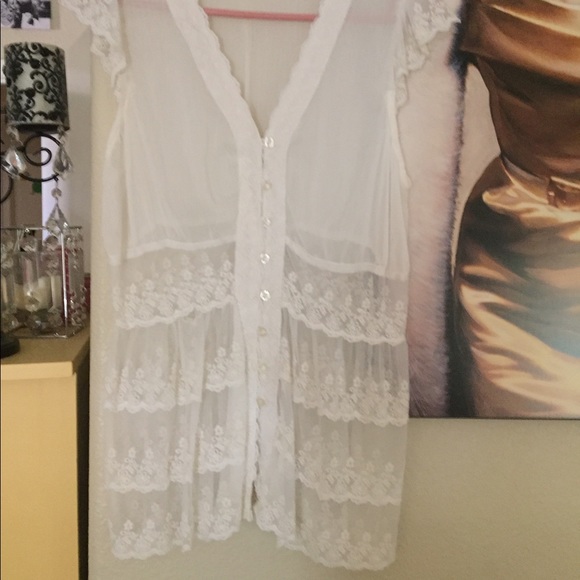 Ruffled shirt - Picture 2 of 4