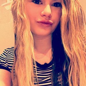 Meet your Posher, Caitlin