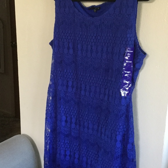 LACE DRESS - Picture 2 of 3