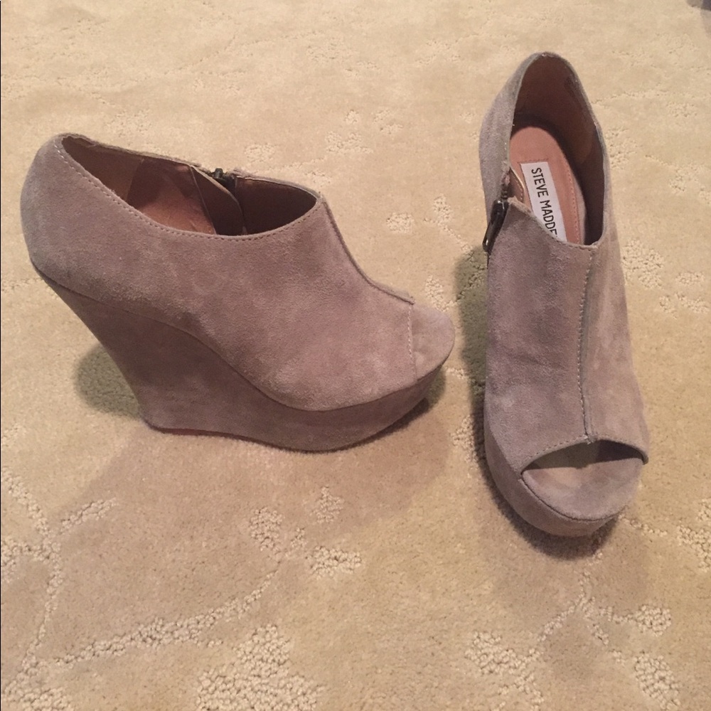 Steve Madden open toe wedges