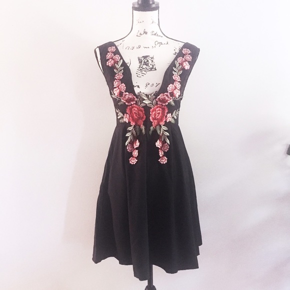 Last 1! Floral Appliqué Evening Mini A-Line Dress - Picture 5 of 8
