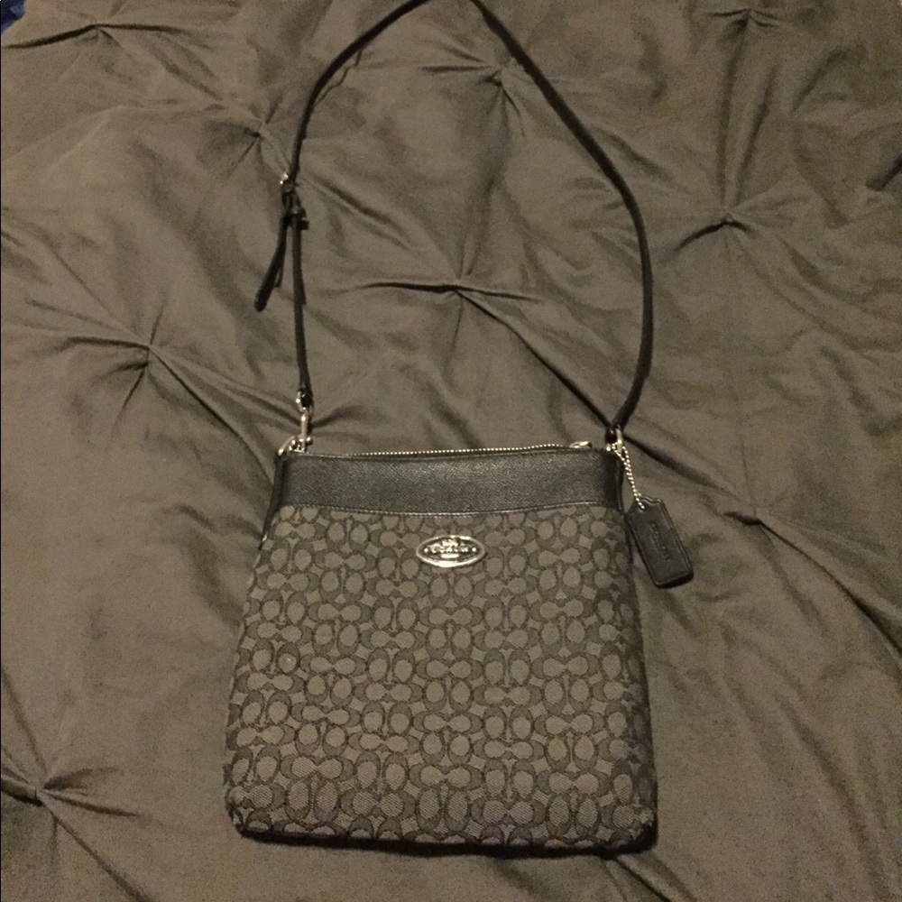 Cross-body purse