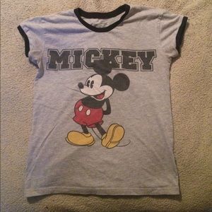 Gray Mickey Mouse T-Shirt 🐭👕