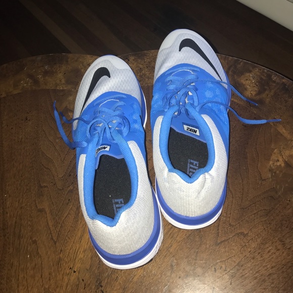 Nike shoes - Picture 2 of 4