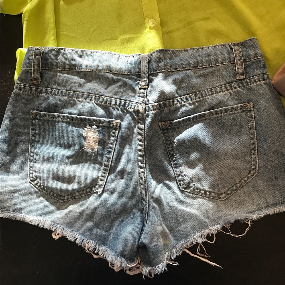 Forever 21 denim shorts - Picture 2 of 5