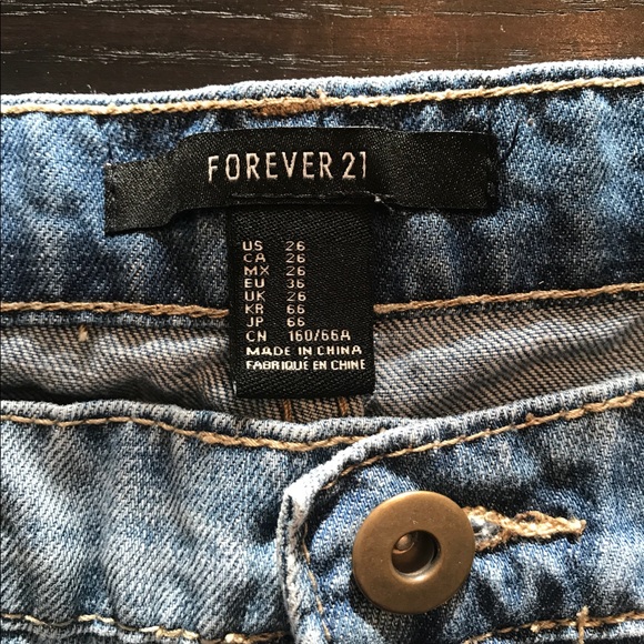 Forever 21 denim shorts - Picture 3 of 5