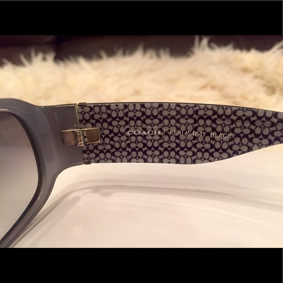 🔥Authentic Coach Sunglasses🔥 - Picture 3 of 3