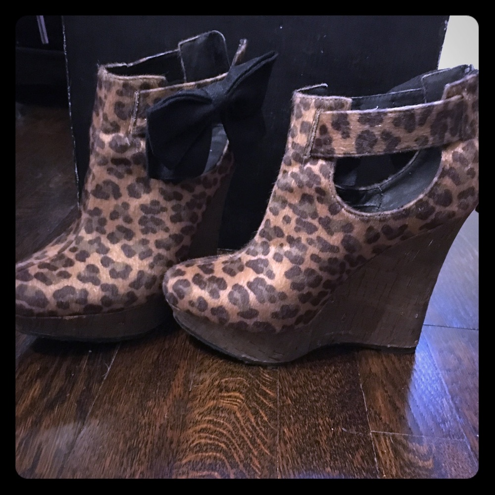 Leopard print wedges