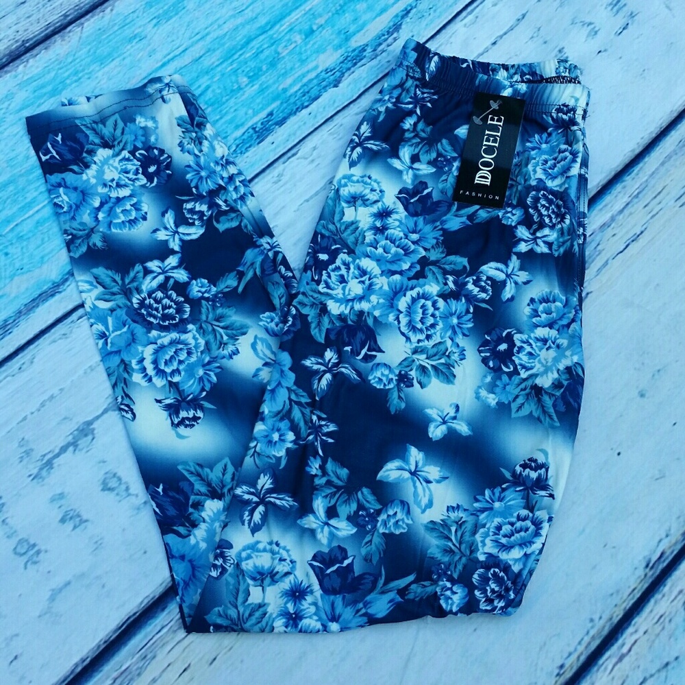 Blue and White Floral Leggings One Size 2-10