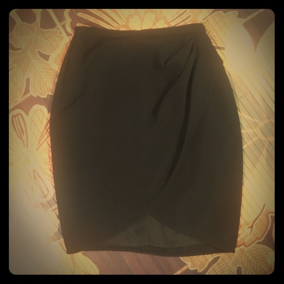 Vintage Giorgio Armani Le collezioni petal skirt - Picture 1 of 4