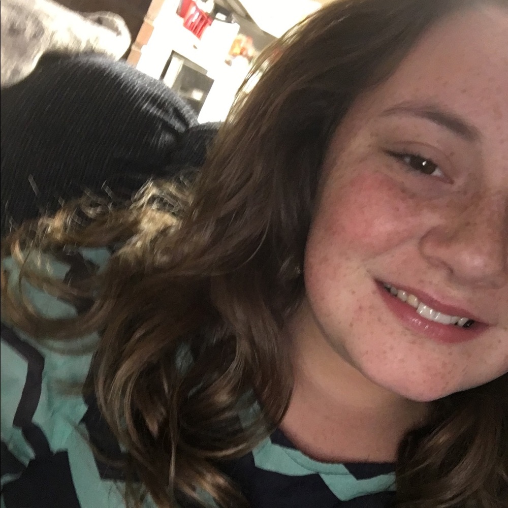 Meet your Posher, Chloe