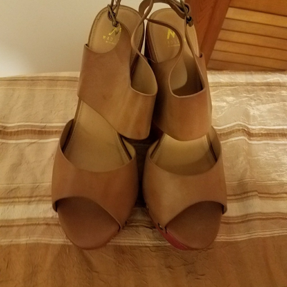 Wedge sandals