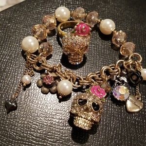 Besty Johnson Skull bracelet and ring set!!