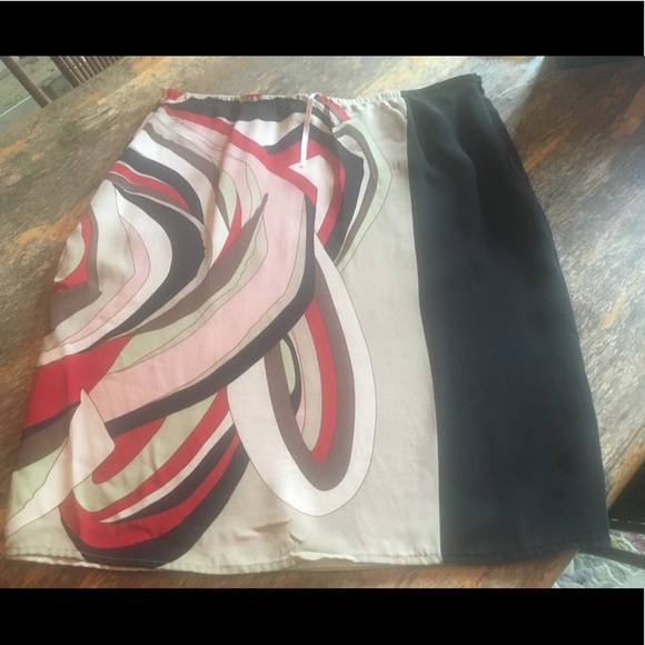 Abstract skirt size Large - Picture 1 of 3