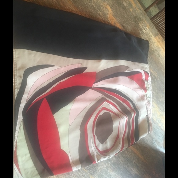 Abstract skirt size Large - Picture 2 of 3