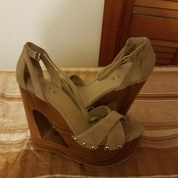 Sandals - Picture 3 of 3