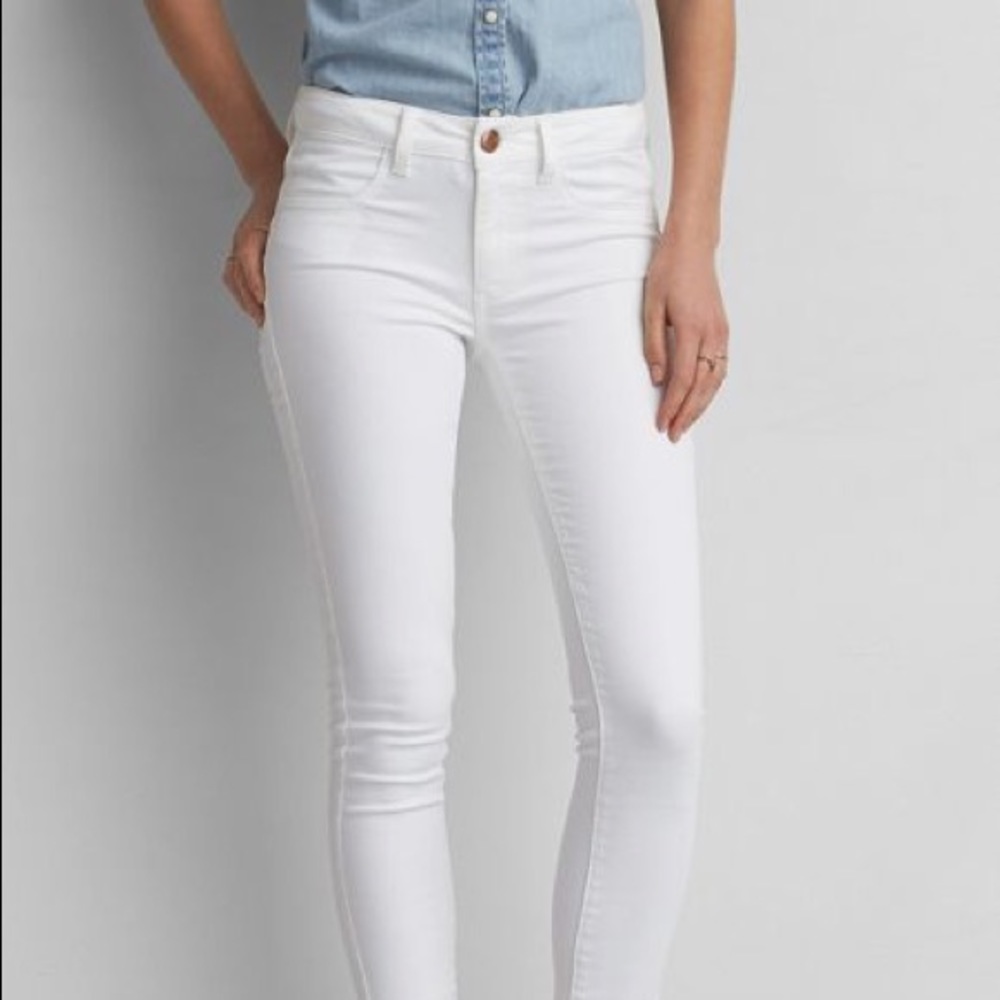 WORN ONCE: AE SZ 6 Regular White Jeggings