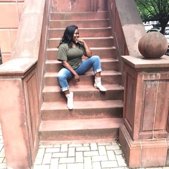 Meet your Posher, Charisma - Picture 1 of 1