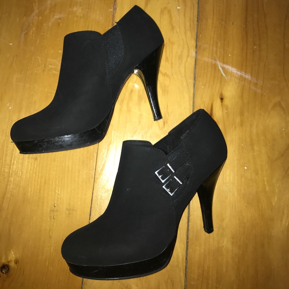Fiona Black Suede Ankle Booties