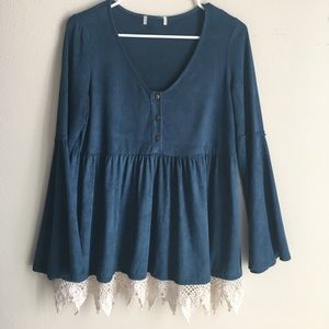 Altar'd State blouse with butterfly sleeves