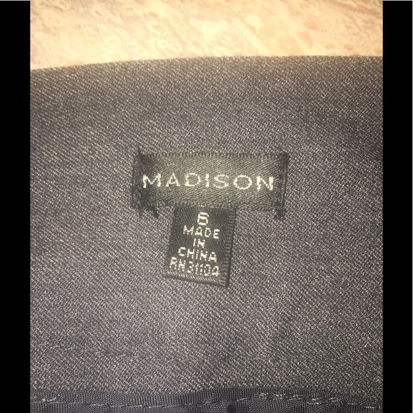 Madison dress slacks Size 6/R - Picture 3 of 3