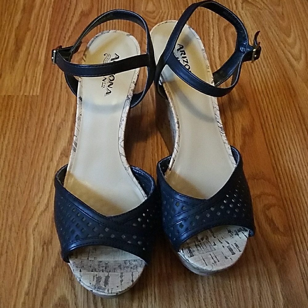 Arizona Black Wedges