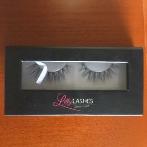 Lilly lashes in the style "Cannes"