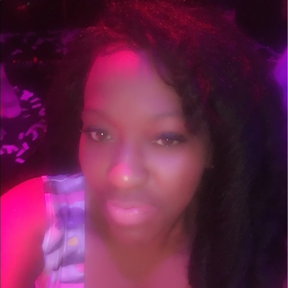 Meet your Posher, Larette