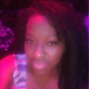 Meet your Posher, Larette