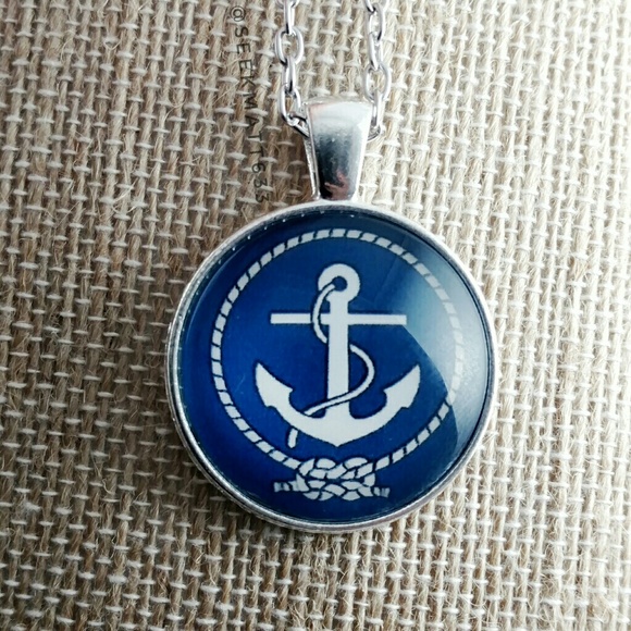 Anchor Rope Knot Glass Necklace - Picture 3 of 3