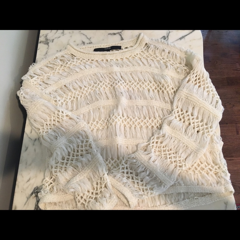 Cut25 long sleeve cutout